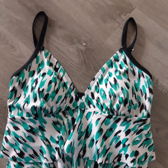 Body Concepts crisp classic splash layered ruffle adjustable strap swim Size 10 - Picture 2 of 12
